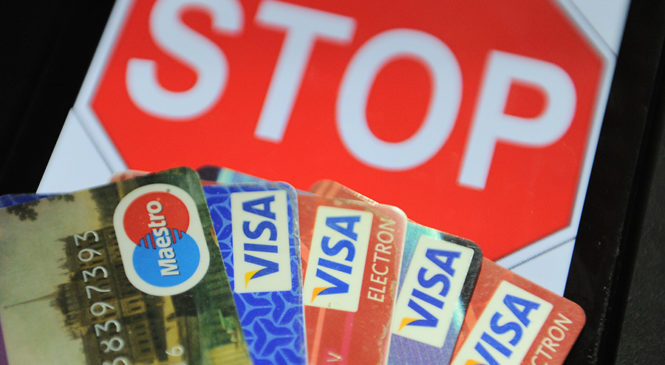 В России вступил в силу запрет денежных переводов от физлиц на счета нелегальных онлайн-казино